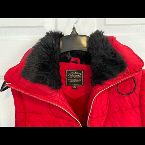 Red vest size S - Picture 3 of 4